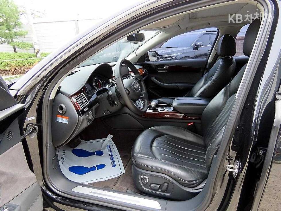 Audi A8 — miniaturë 5