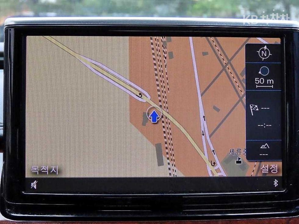 Audi A8 — miniaturë 12