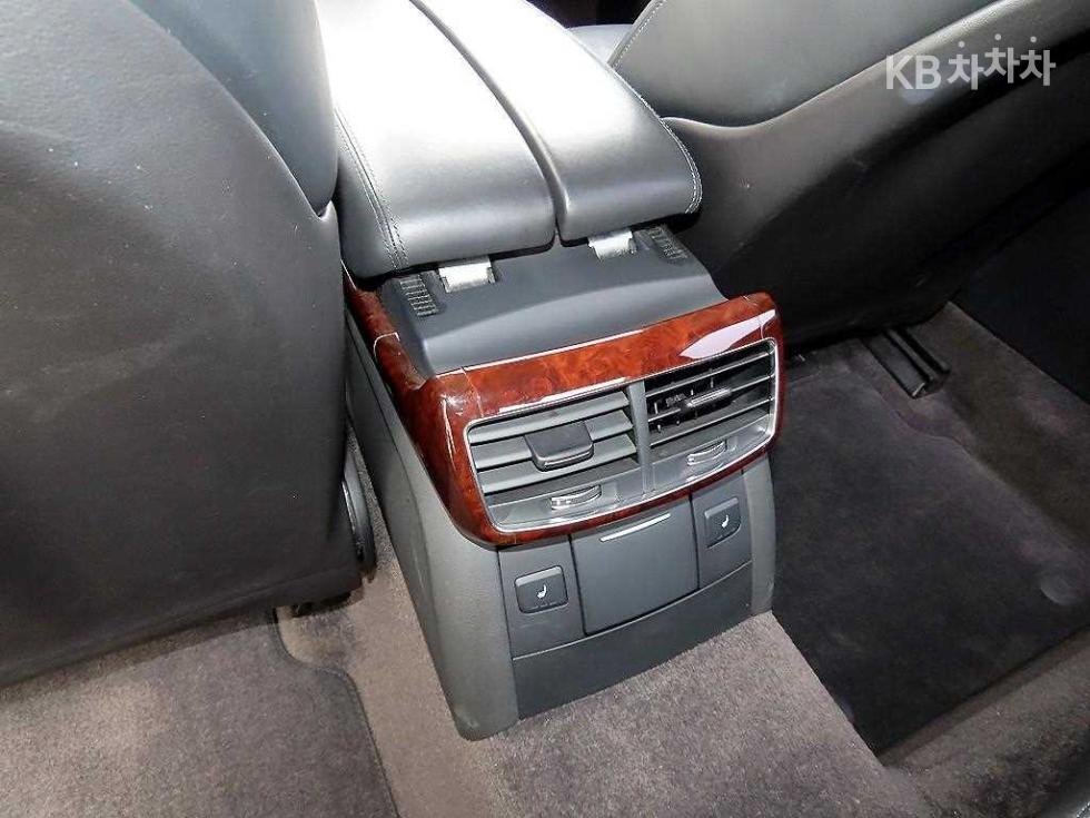 Audi A8 — miniaturë 16