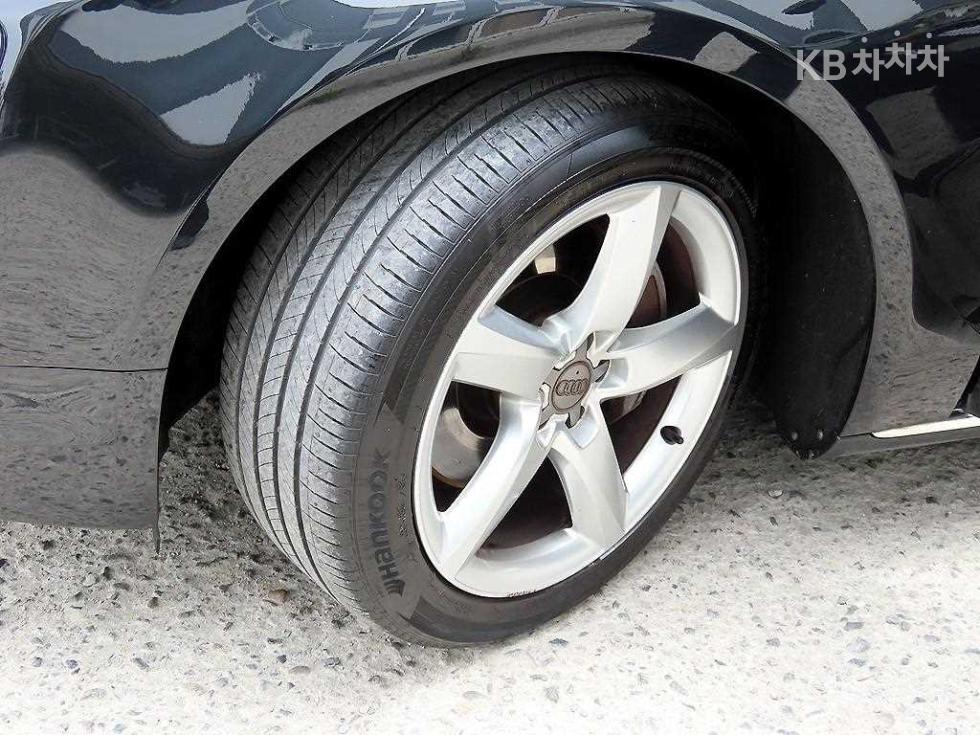 Audi A8 — miniaturë 20