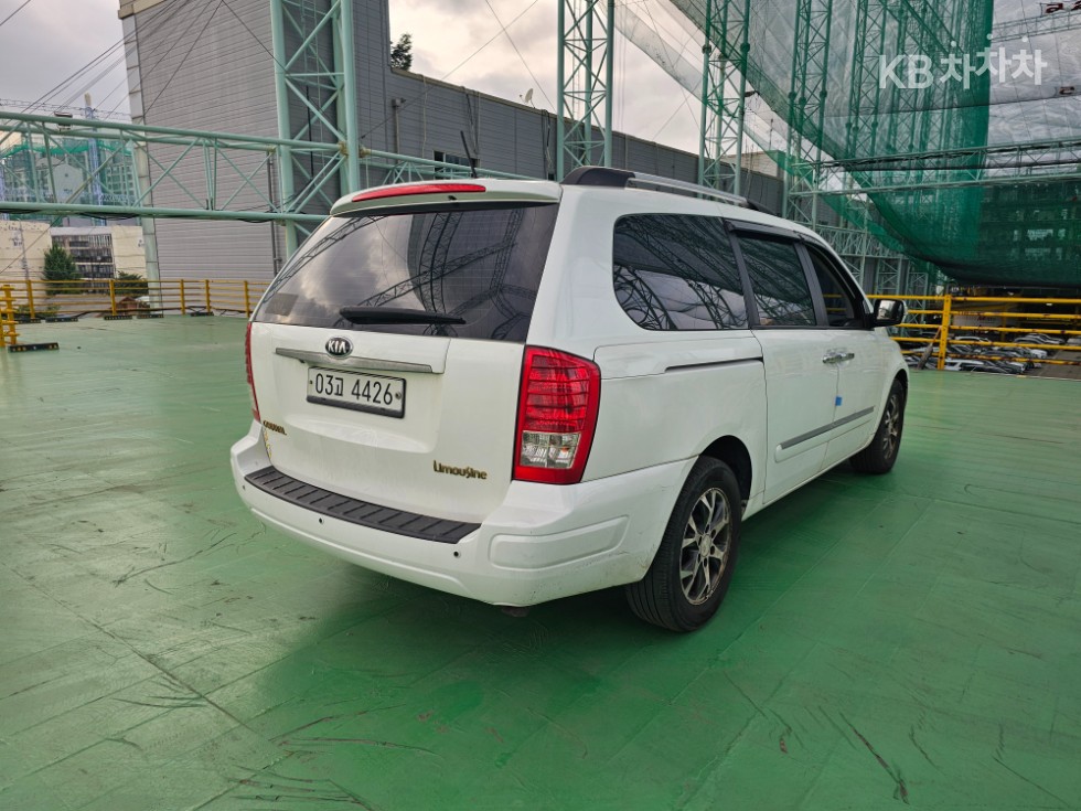 Kia Carnival — miniaturë 6