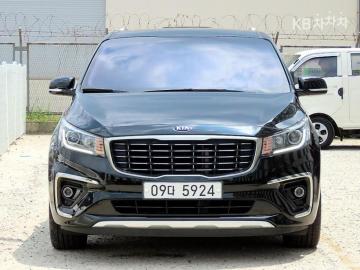 Kia Carnival 9-Seater Prstige — foto 1
