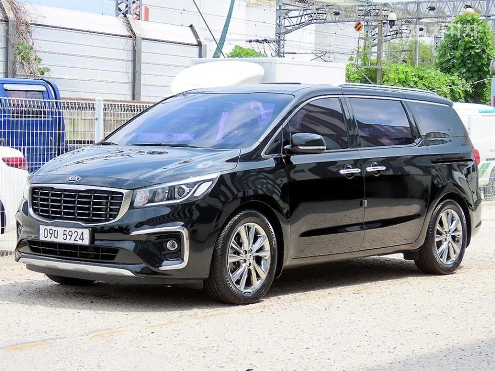 Kia Carnival — miniaturë 2