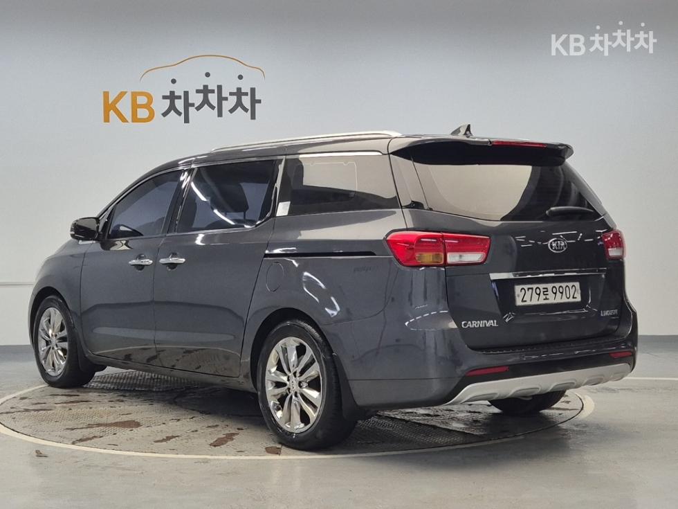 Kia Carnival — miniaturë 2