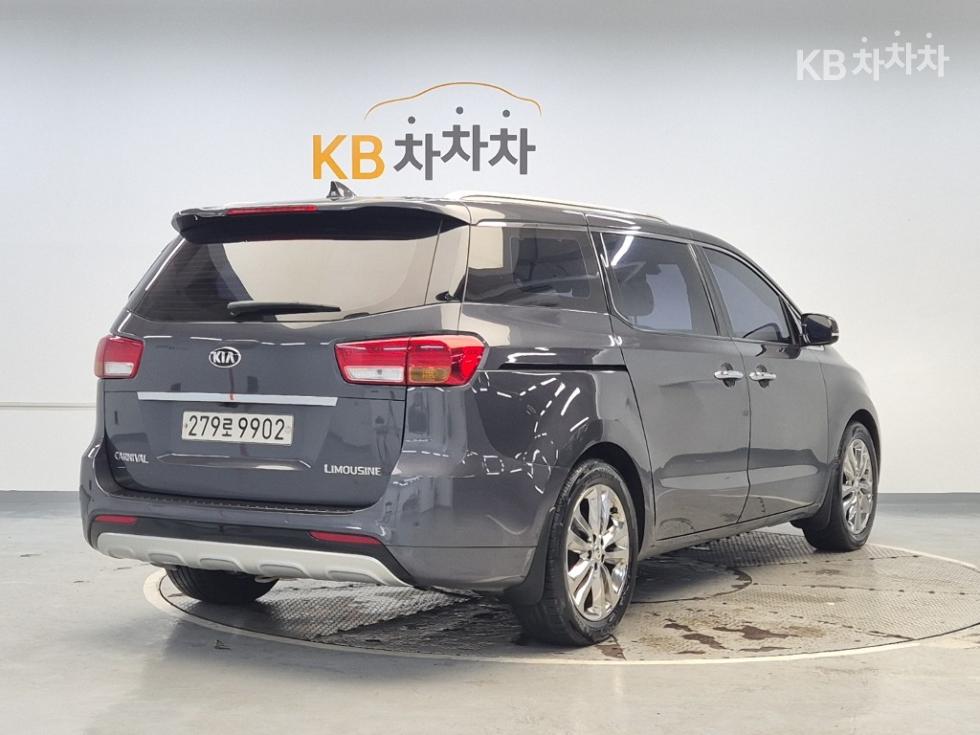 Kia Carnival — miniaturë 3