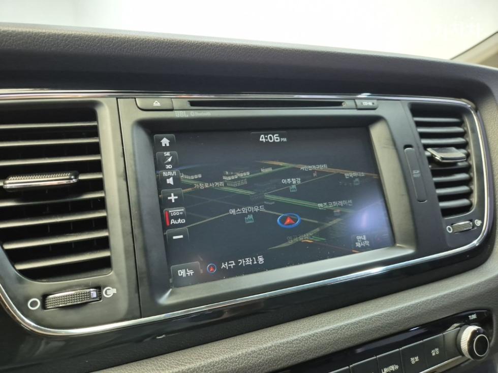 Kia Carnival — miniaturë 13