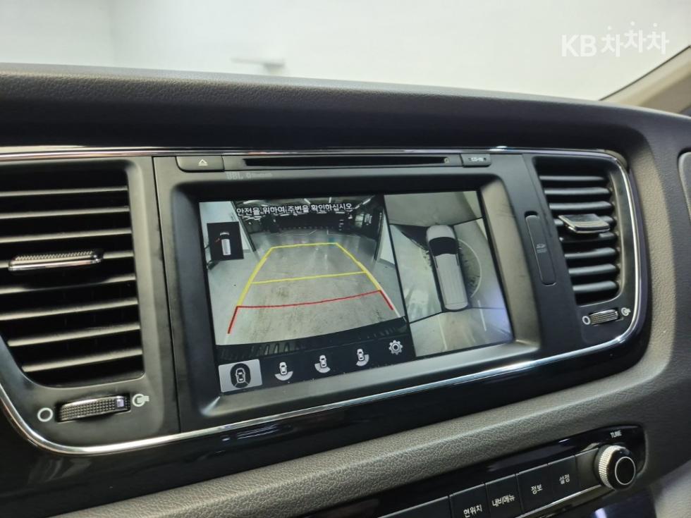 Kia Carnival — miniaturë 14