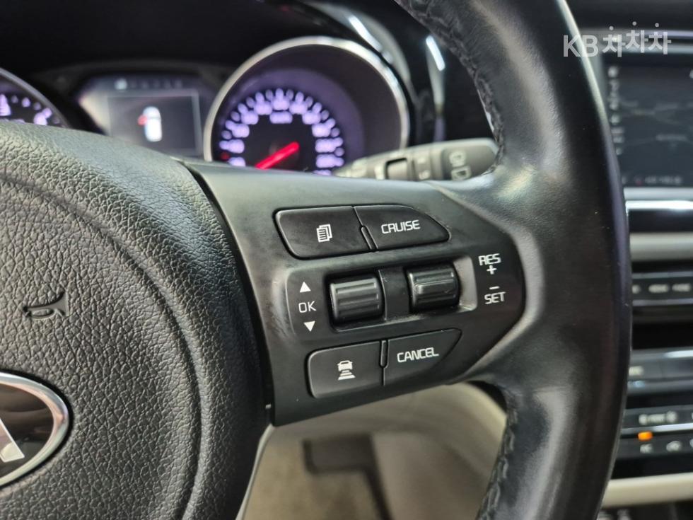 Kia Carnival — miniaturë 15