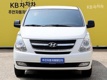 Hyundai Starex 12-Seater Wagon CVX Luxury — foto 1