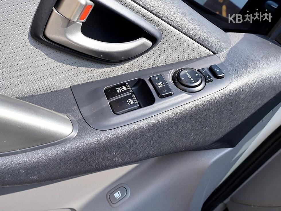 Hyundai Starex — miniaturë 12