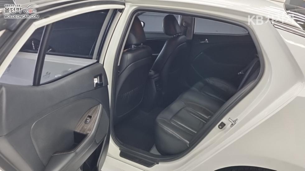 Kia K5 — miniaturë 10