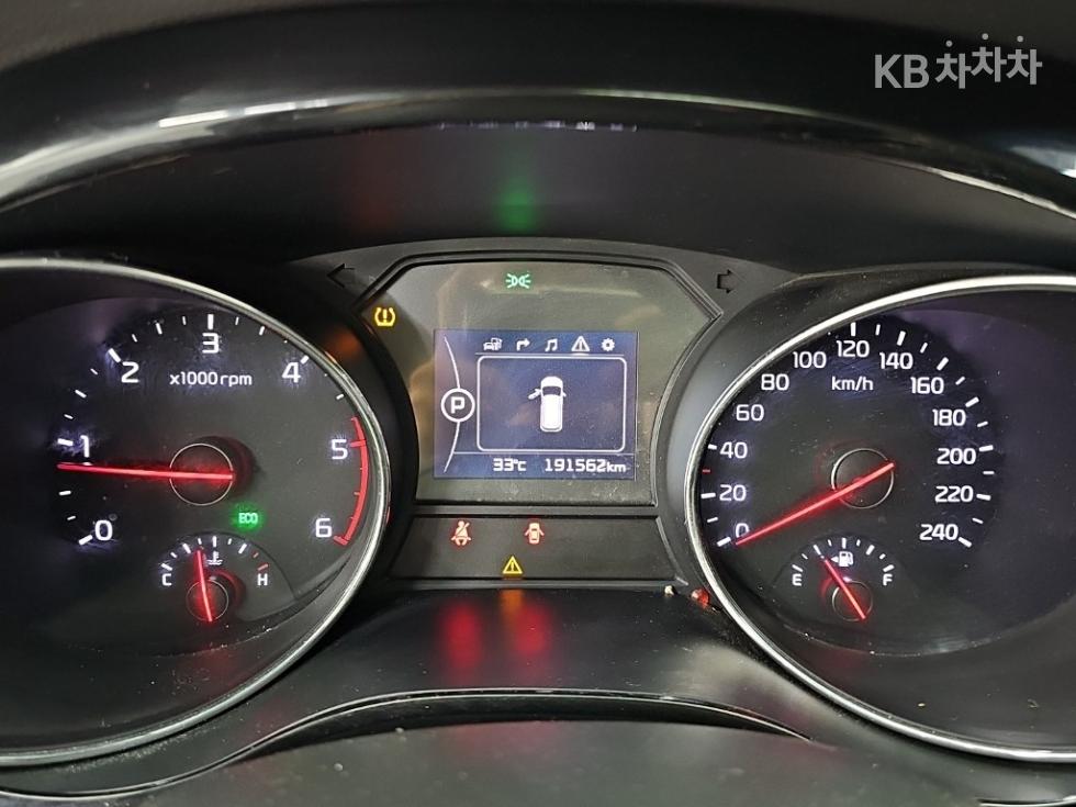 Kia Carnival — miniaturë 6