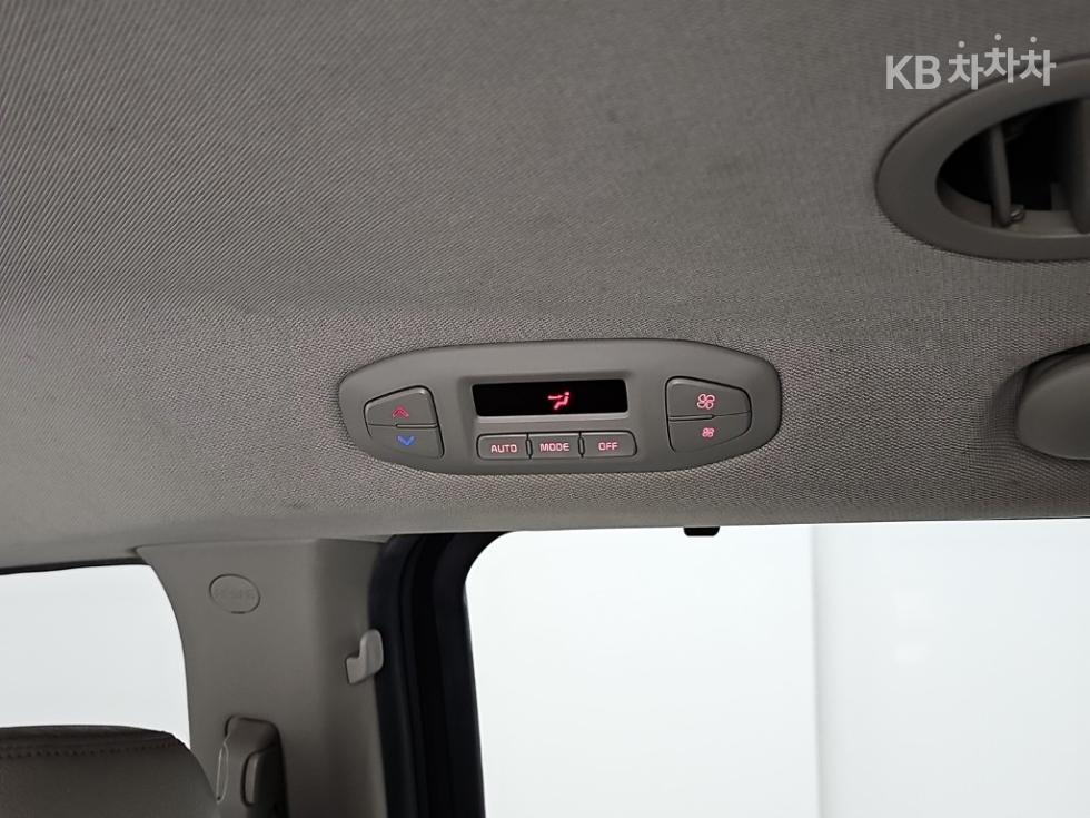 Kia Carnival — miniaturë 14