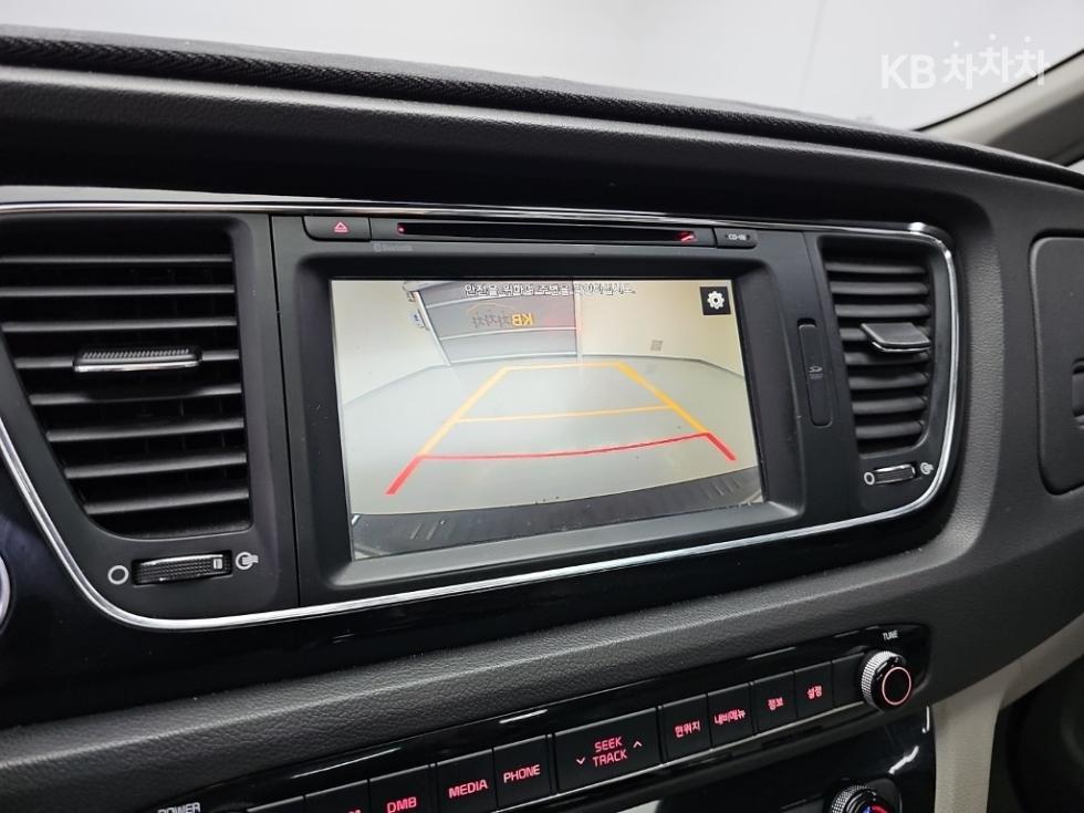 Kia Carnival — miniaturë 18