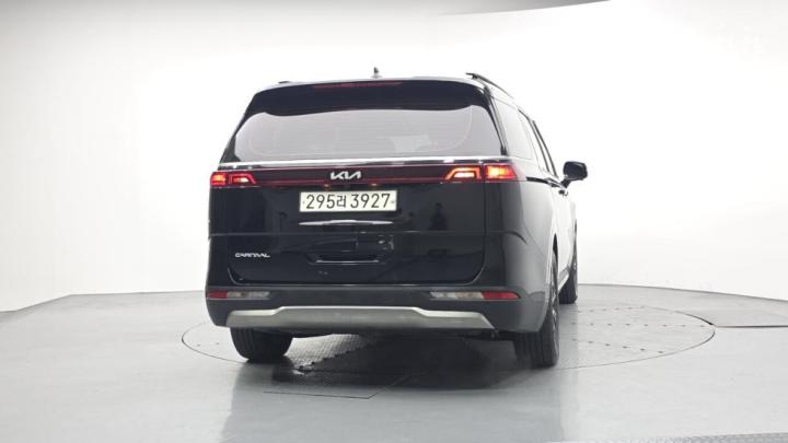 Kia Carnival — miniaturë 4