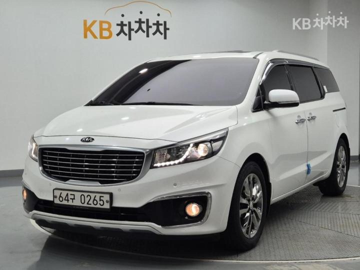 Kia Carnival 9-seater Prestige — foto 1