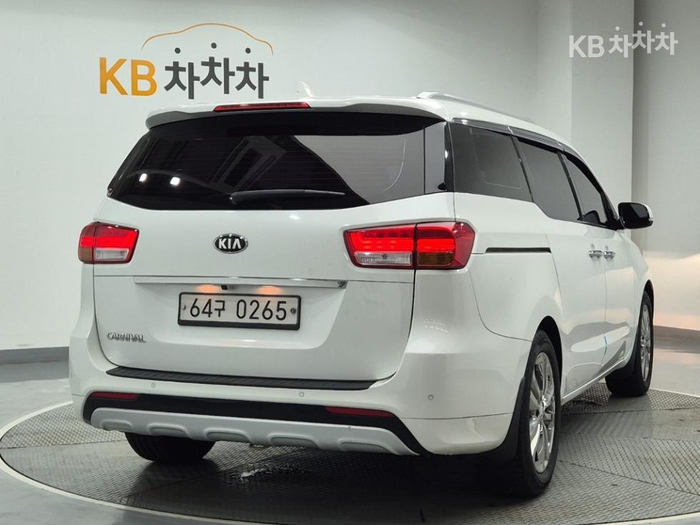 Kia Carnival — miniaturë 3