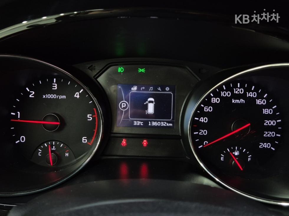 Kia Carnival — miniaturë 5