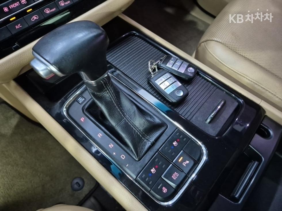 Kia Carnival — miniaturë 7