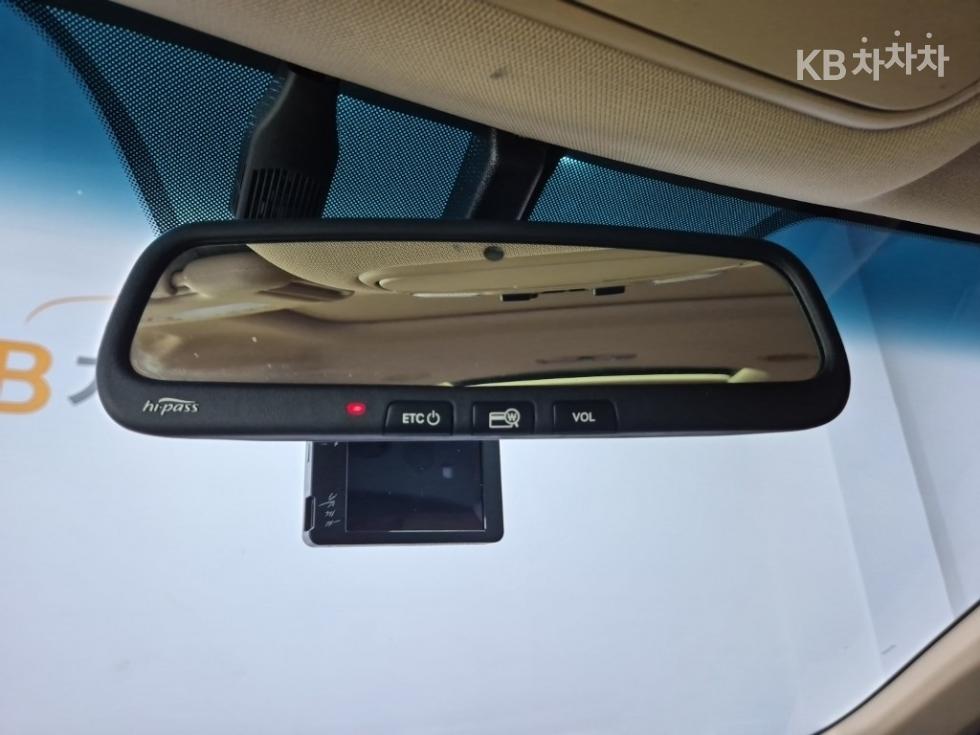 Kia Carnival — miniaturë 16
