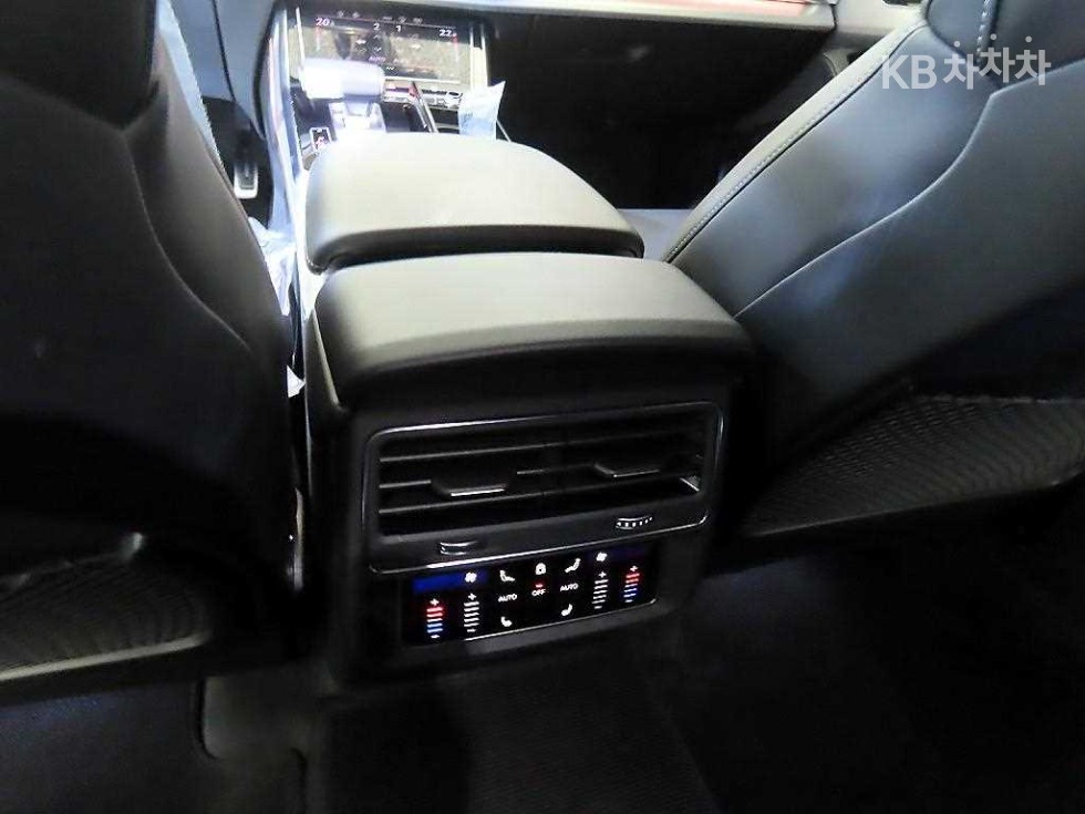 Audi Q8 — miniaturë 14