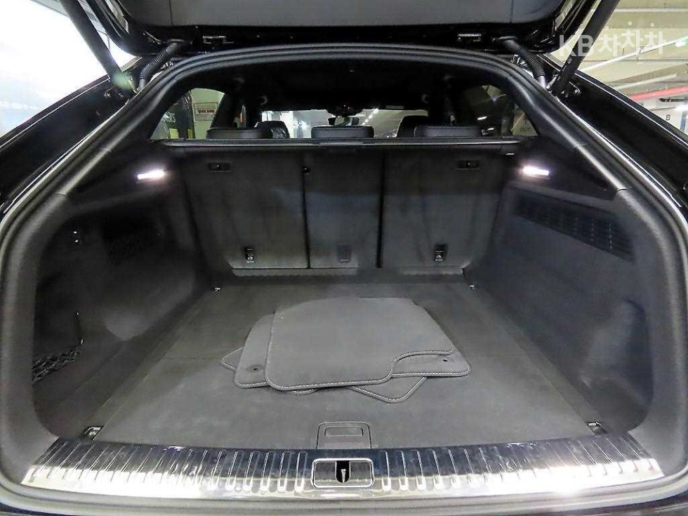 Audi Q8 — miniaturë 16