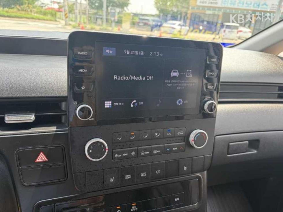 Hyundai Staria — miniaturë 7