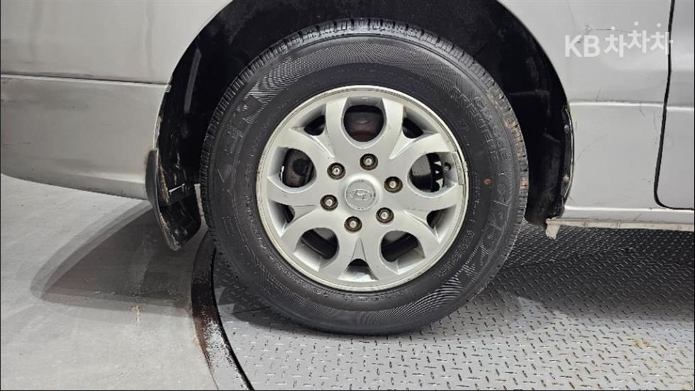 Hyundai Starex — miniaturë 5