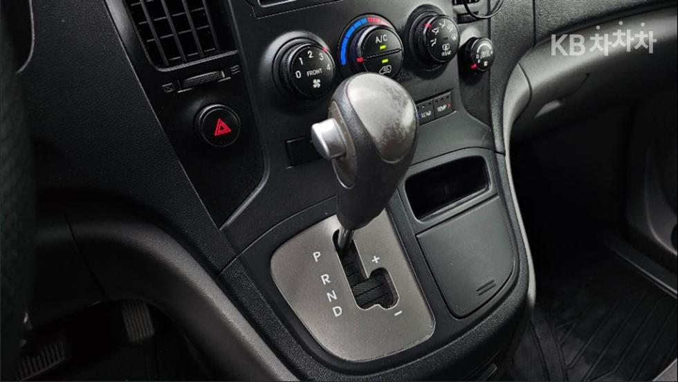 Hyundai Starex — miniaturë 9