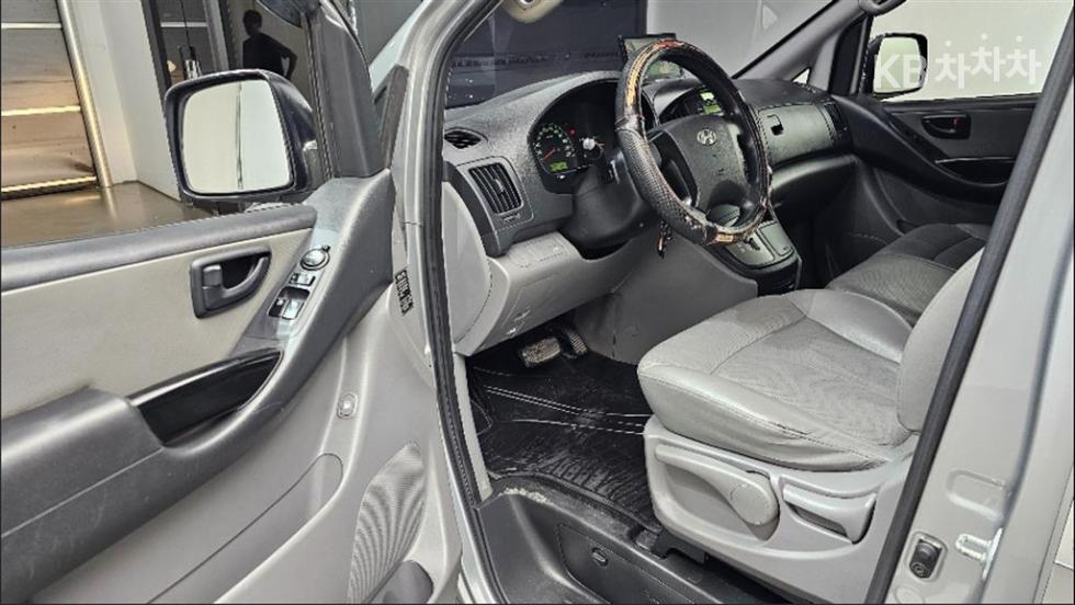 Hyundai Starex — miniaturë 10