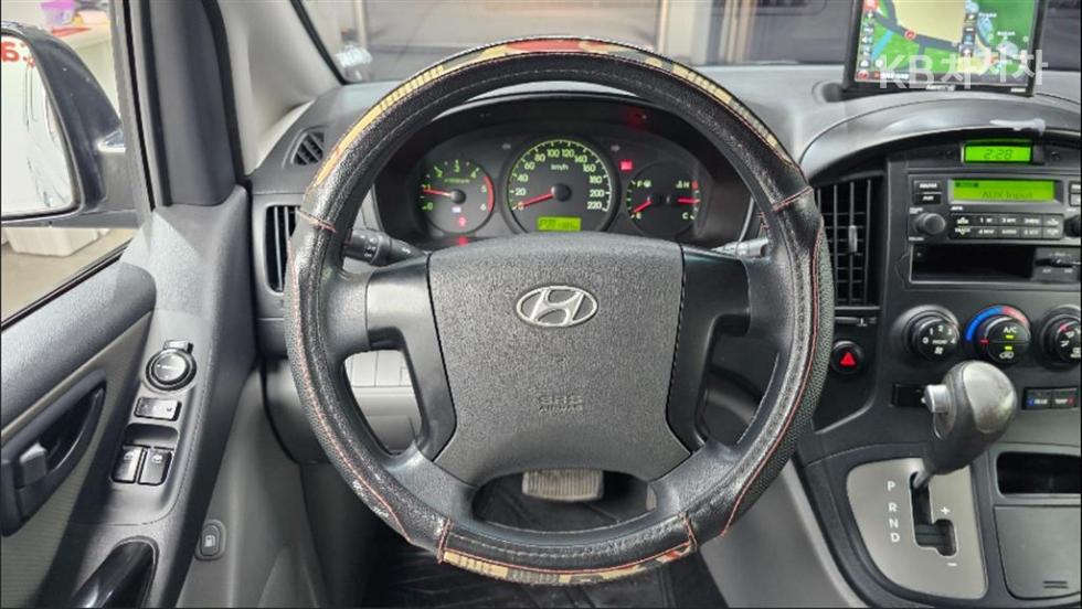 Hyundai Starex — miniaturë 13