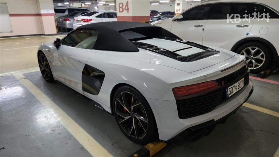Audi R8 — miniaturë 3