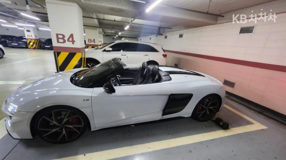 Audi R8 — miniaturë 5