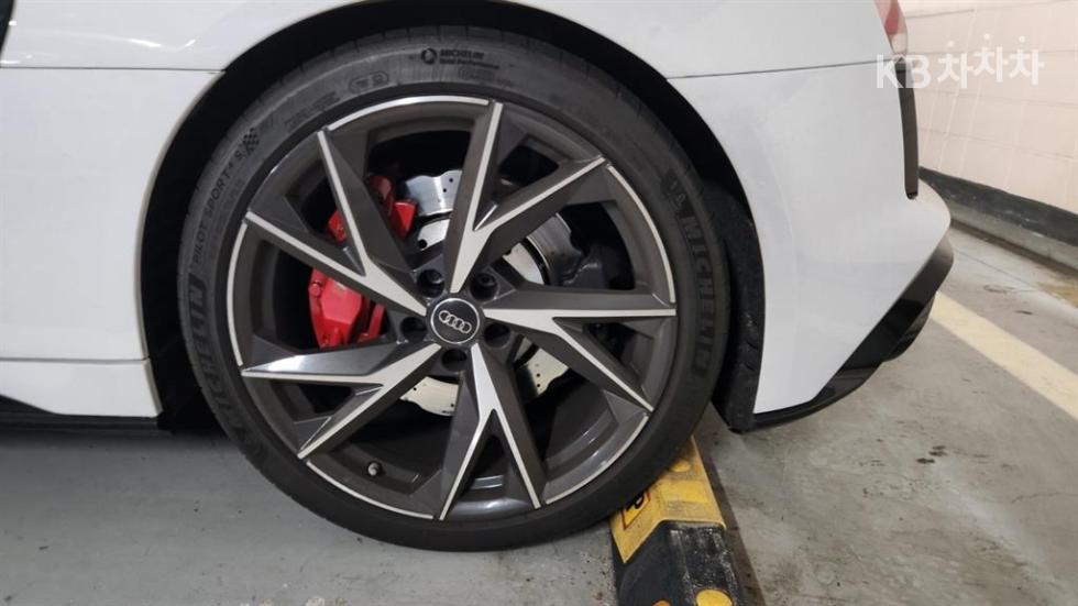 Audi R8 — miniaturë 13