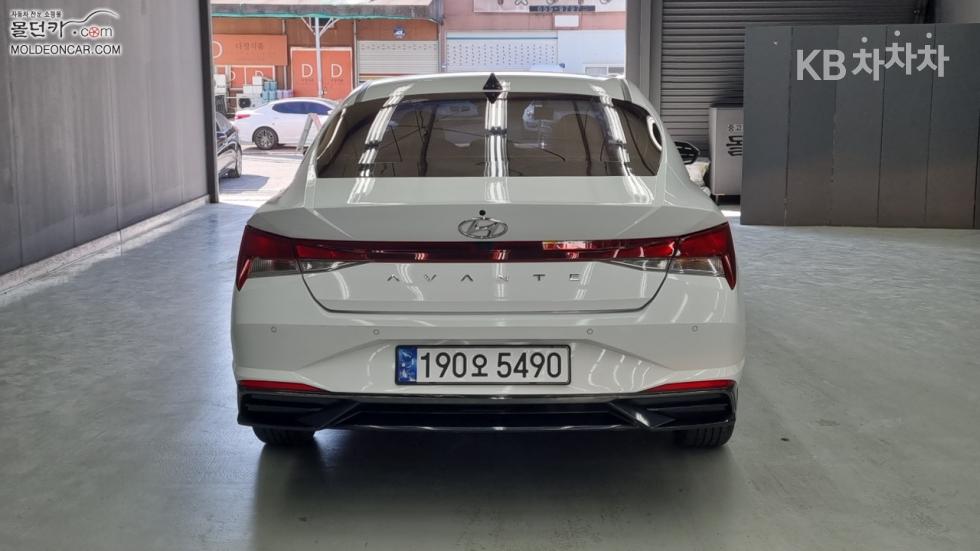 Hyundai Avante — miniaturë 4
