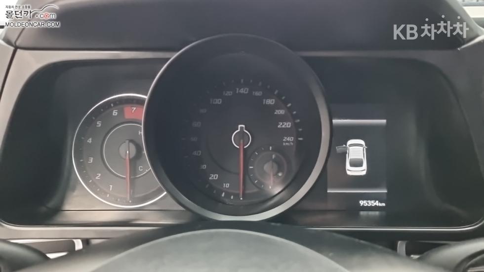 Hyundai Avante — miniaturë 5