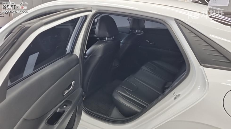 Hyundai Avante — miniaturë 10