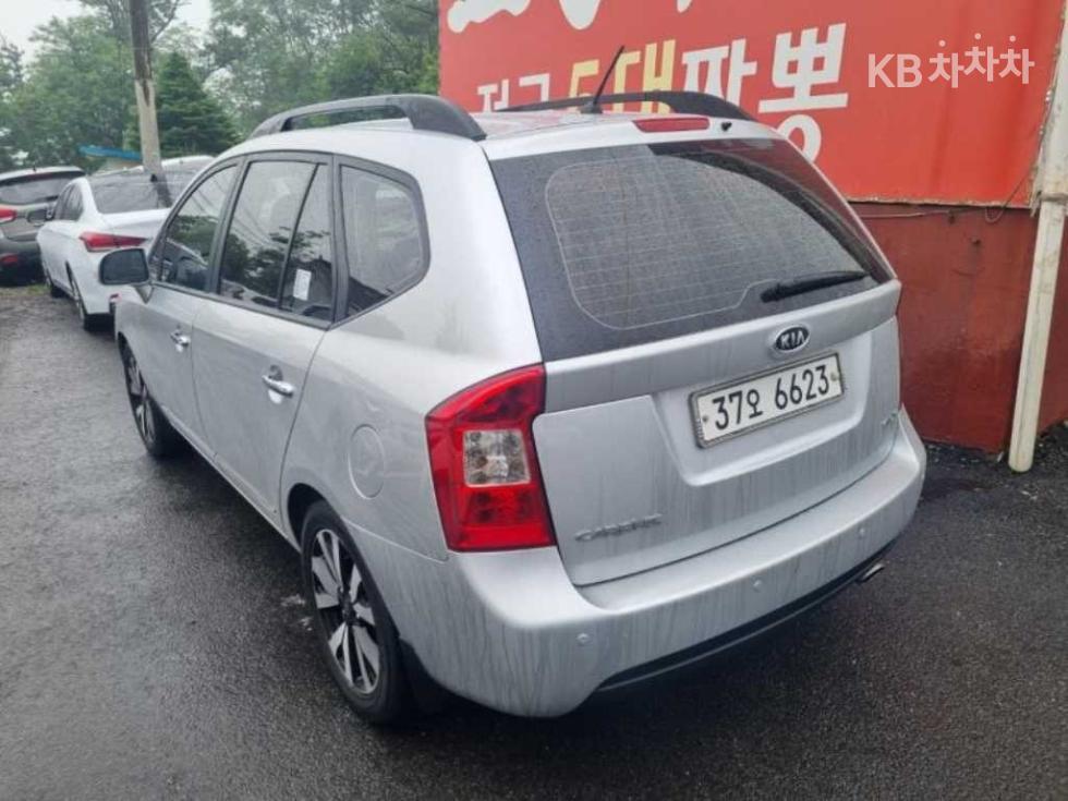 Kia Carens — miniaturë 2