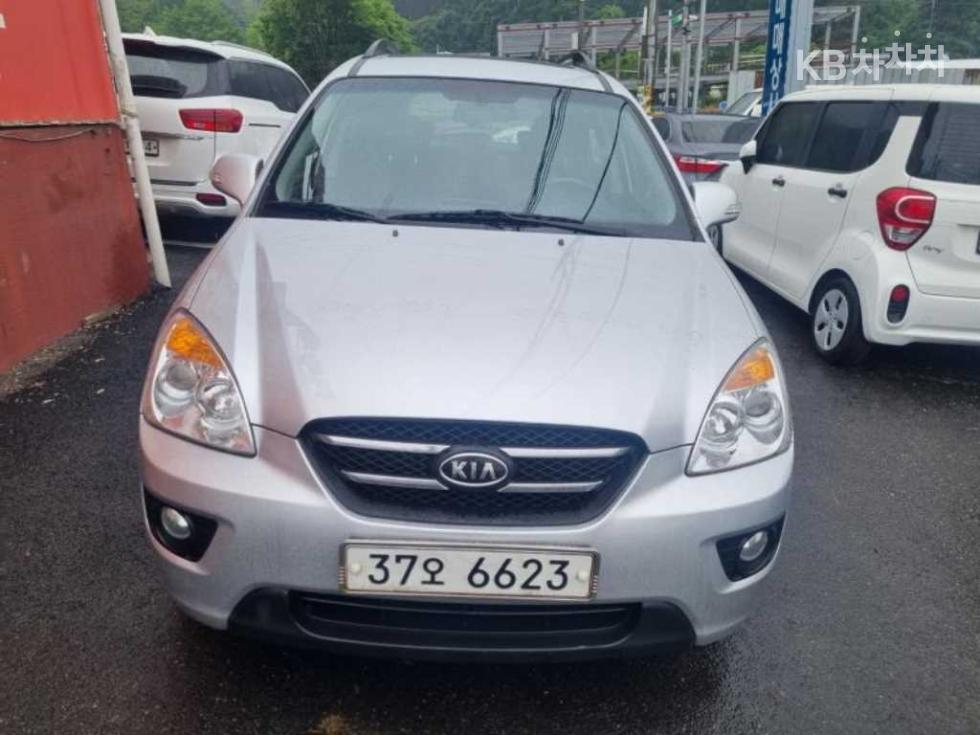 Kia Carens — miniaturë 3