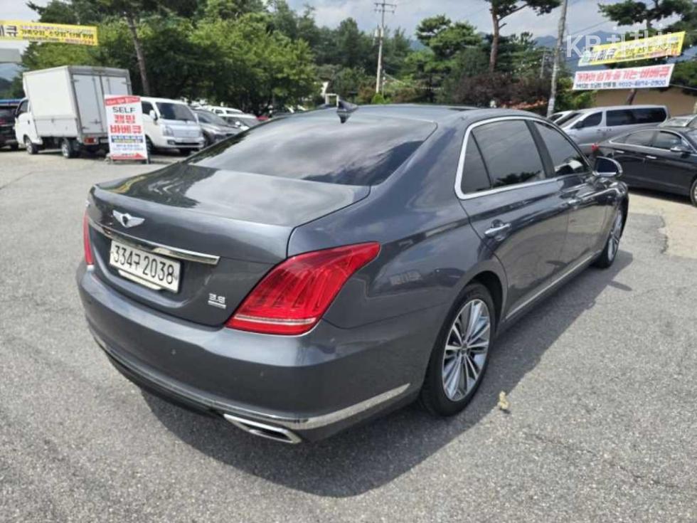 Genesis G90 — miniaturë 2