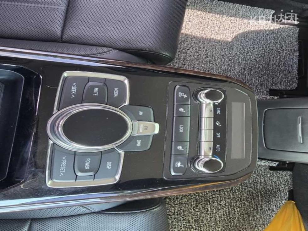 Genesis G90 — miniaturë 10