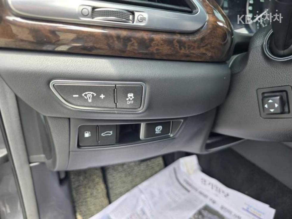 Genesis G90 — miniaturë 14