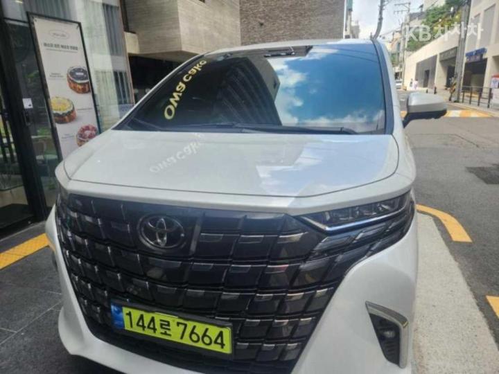 Toyota Alphard 2.5 HEV Executive AWD — foto 1