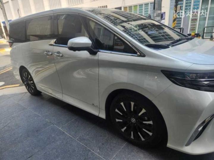 Toyota Alphard — miniaturë 4