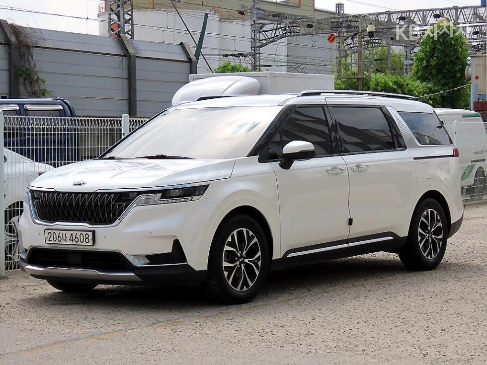 Kia Carnival — miniaturë 2