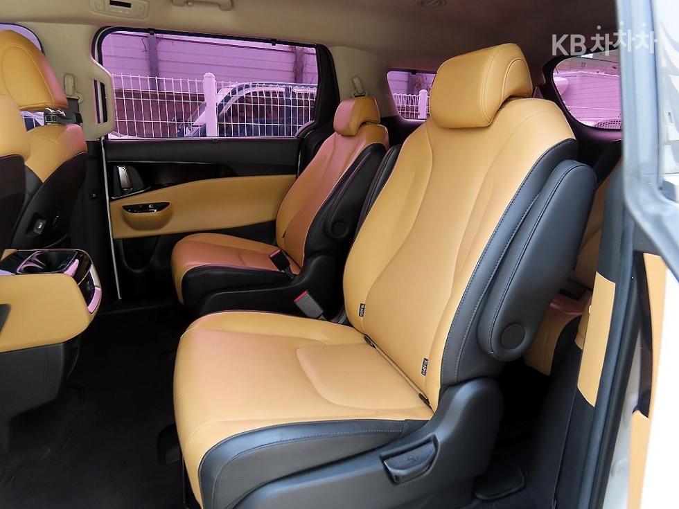 Kia Carnival — miniaturë 6
