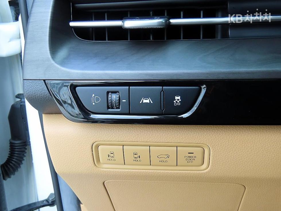 Kia Carnival — miniaturë 12