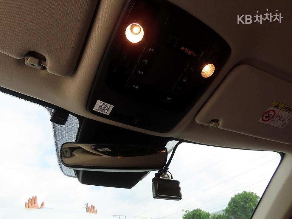 Kia Carnival — miniaturë 14