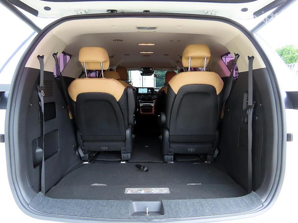 Kia Carnival — miniaturë 17