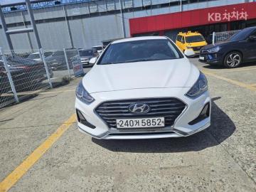 Hyundai Sonata 2.0 LPi 렌터카 — foto 1